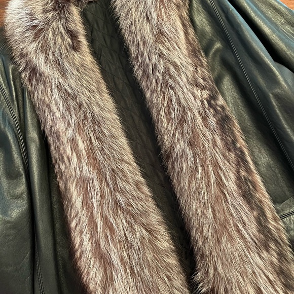 Black Leather and Fur trim Penny lane Almost Famous Mob Wife Coat Size Large - Picture 9 of 12